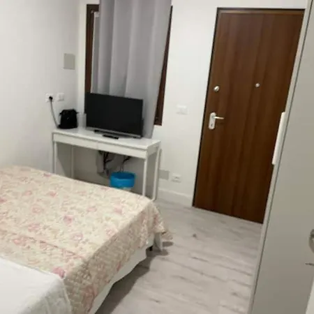 Aden Bed & Breakfast 3*