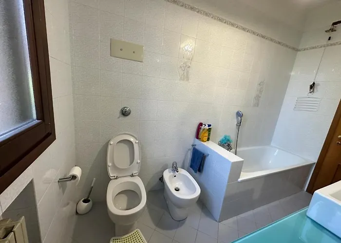 Aden Bed & Breakfast 3*