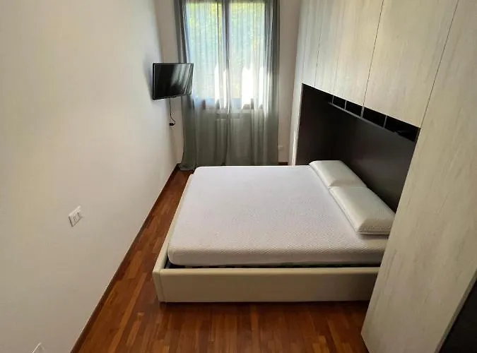 Aden Bed & Breakfast 3*